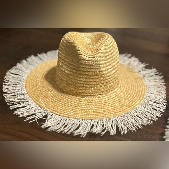 ?KENSIE??NWT?Straw Hat with White Fringe main image 8